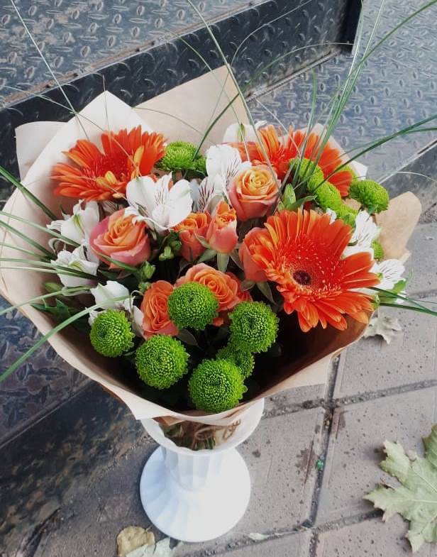 Букет цветов из: Герберы, Хризантемы, Альстромерии и Розы в Юже