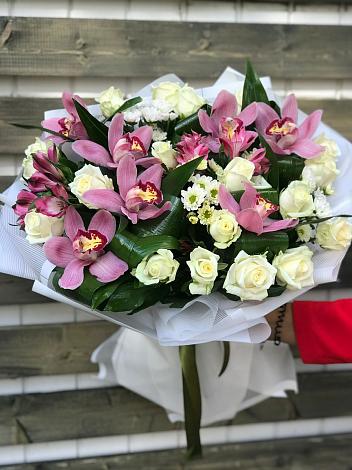 Букет цветов из: Розы и Хризантемы в Юже