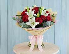 Букет цветов из:  Лилии и Розы в Юже