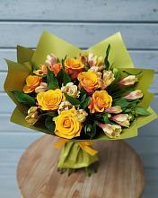 Букет цветов из:  Альстромерии и Розы в Юже