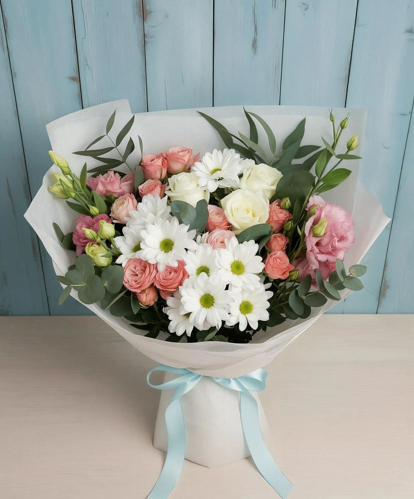 Букет цветов из: Розы, Лизиантусы и Хризантемы в Юже