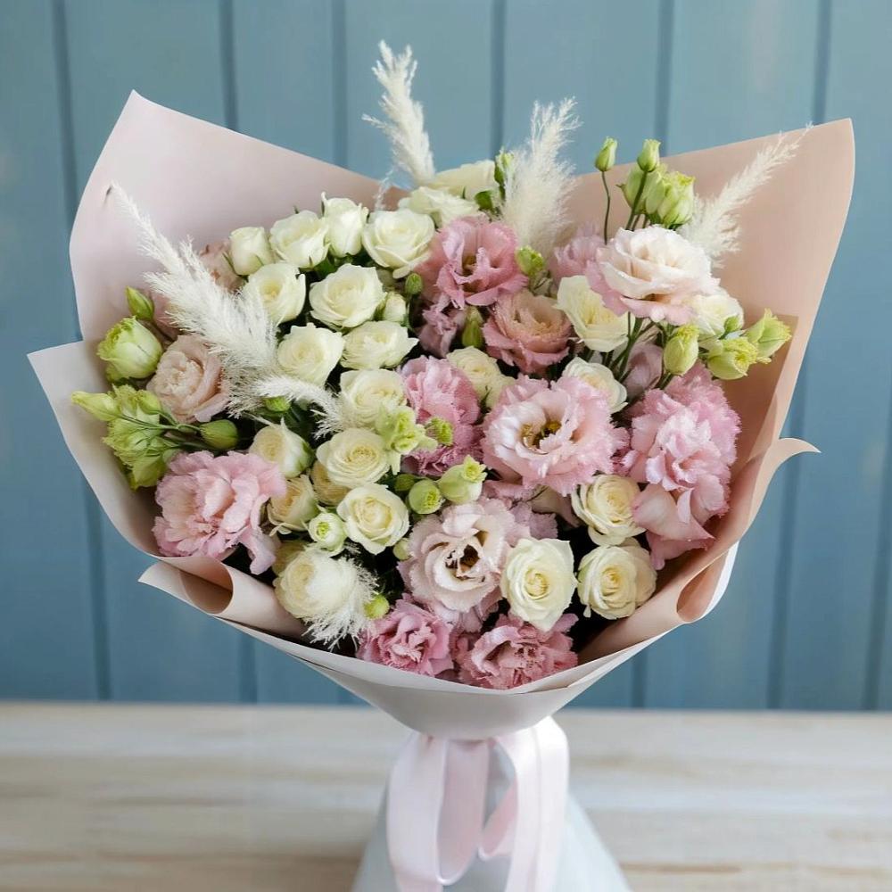 Букет цветов из: Альстромерии и Розы в Юже