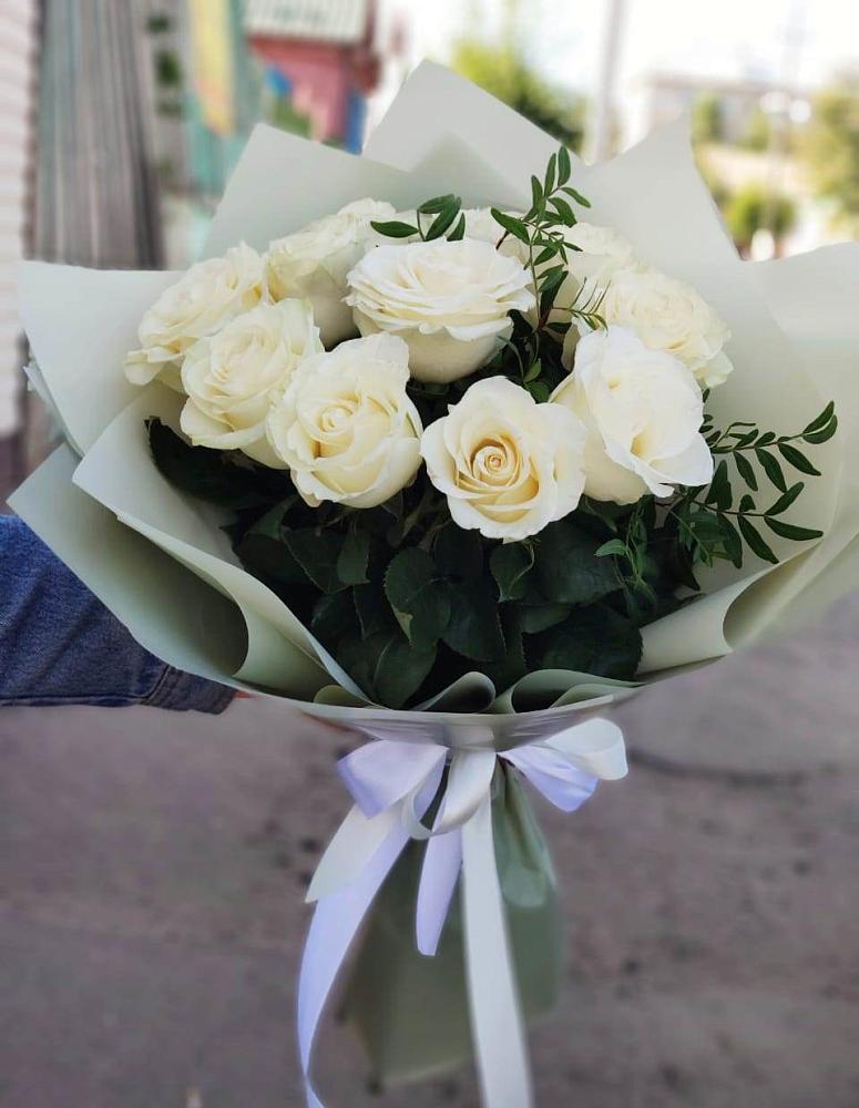 Букет Белые розы Проуд в Юже
