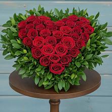 Цветочная композиция из Розы в виде сердца в Юже