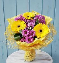 Букет цветов из:  Хризантемы и Герберы в Юже