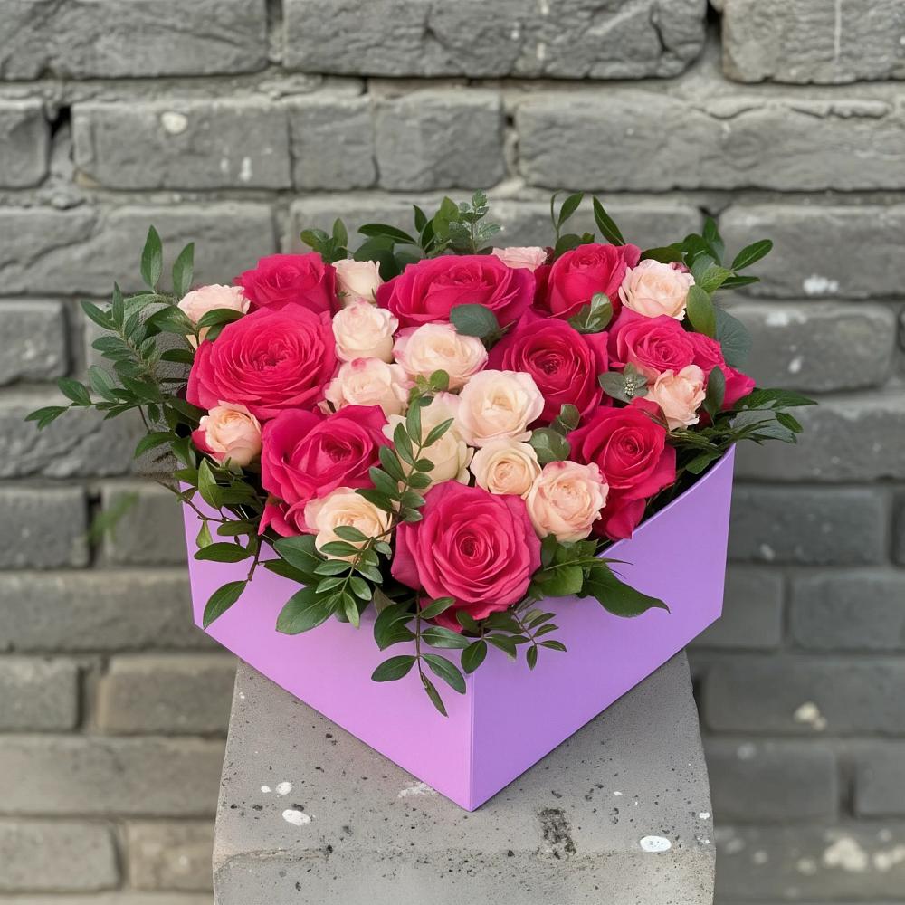 Цветочная композиция из Розы в коробке в Юже