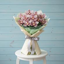 Букет цветов из:  Орхидеи и Розы в Юже