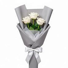 Букет 3 белые розы в Юже