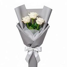 Букет 3 белые розы в Юже