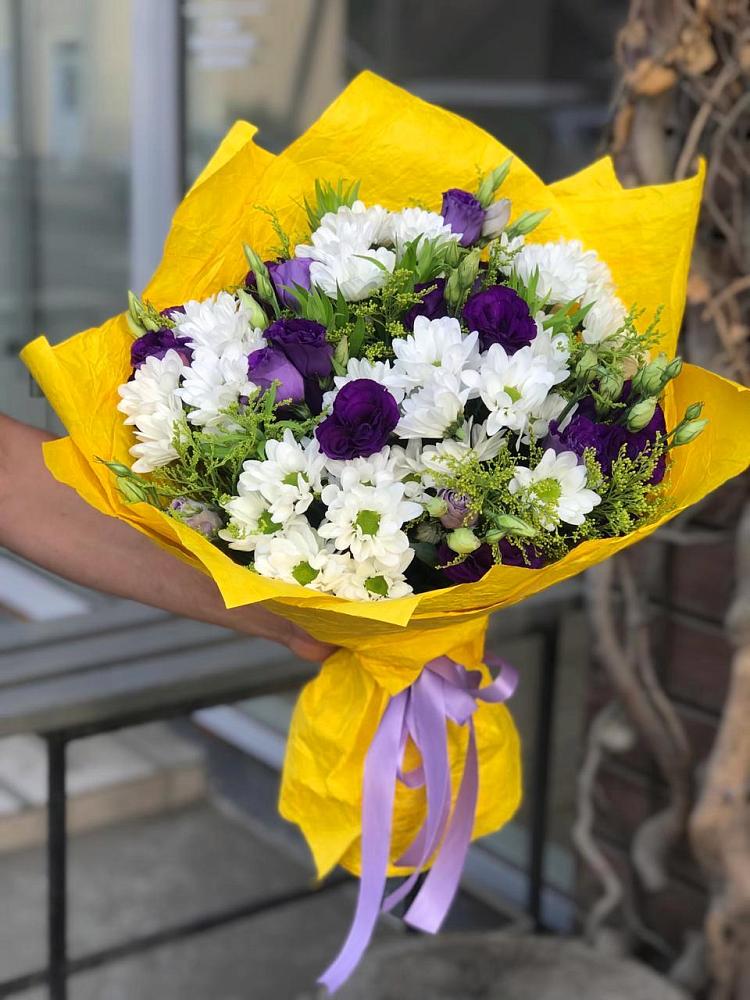 Букет цветов из: Ирисы, Хризантемы и Ромашки в Юже