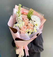 Букет цветов из:  Хризантемы и Розы в Юже