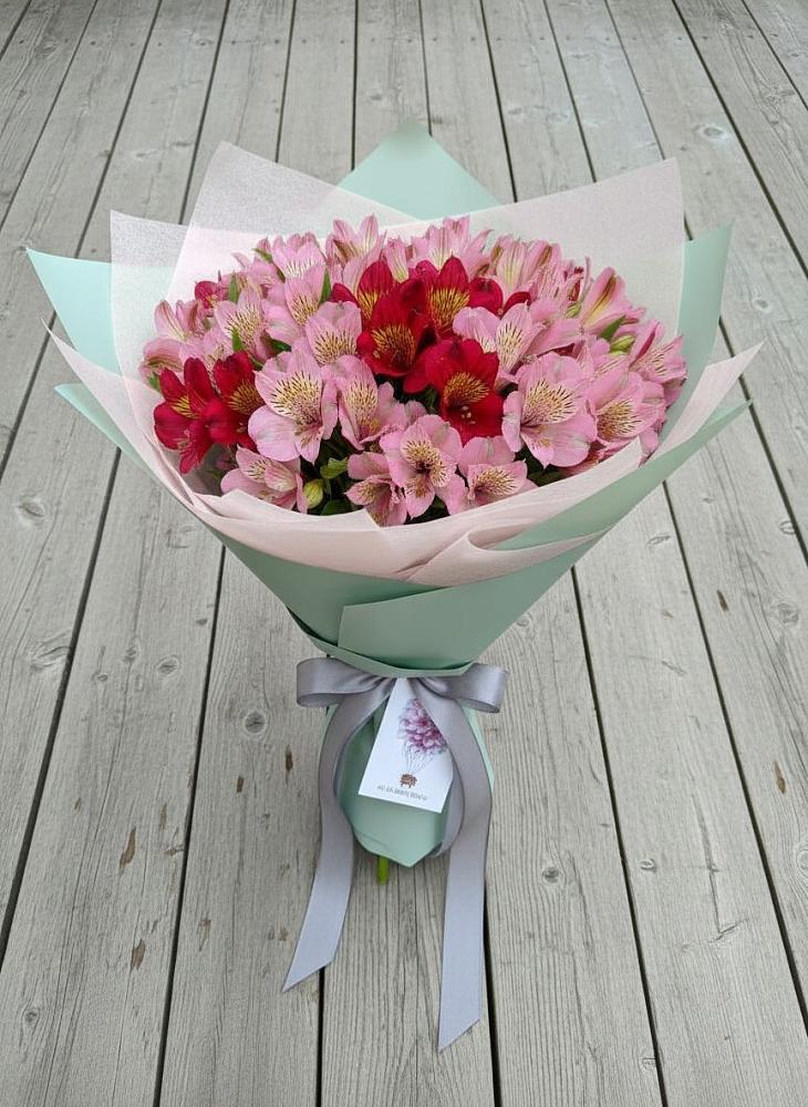Букет цветов из: Альстромерии в Юже