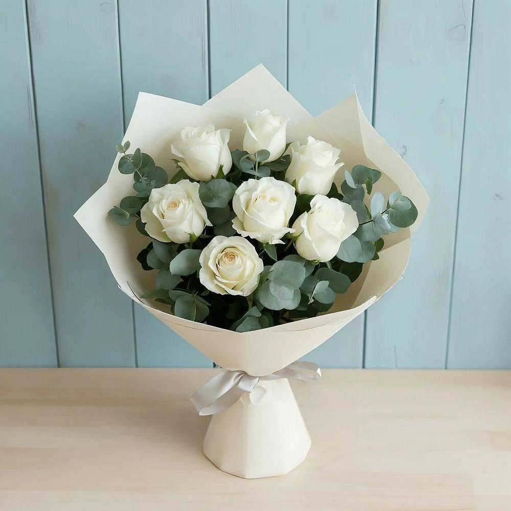 Букет Белые розы в Эвкалипте в Юже