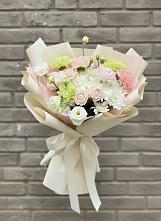 Букет цветов из:  Гвоздики, Розы, Лизиантусы и Хризантемы в Юже