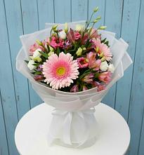 Букет цветов из:  Герберы, Альстромерии и Лизиантусы в Юже