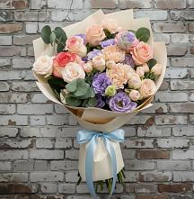 Букет цветов из:  Розы, Лизиантусы и Гвоздики в Юже