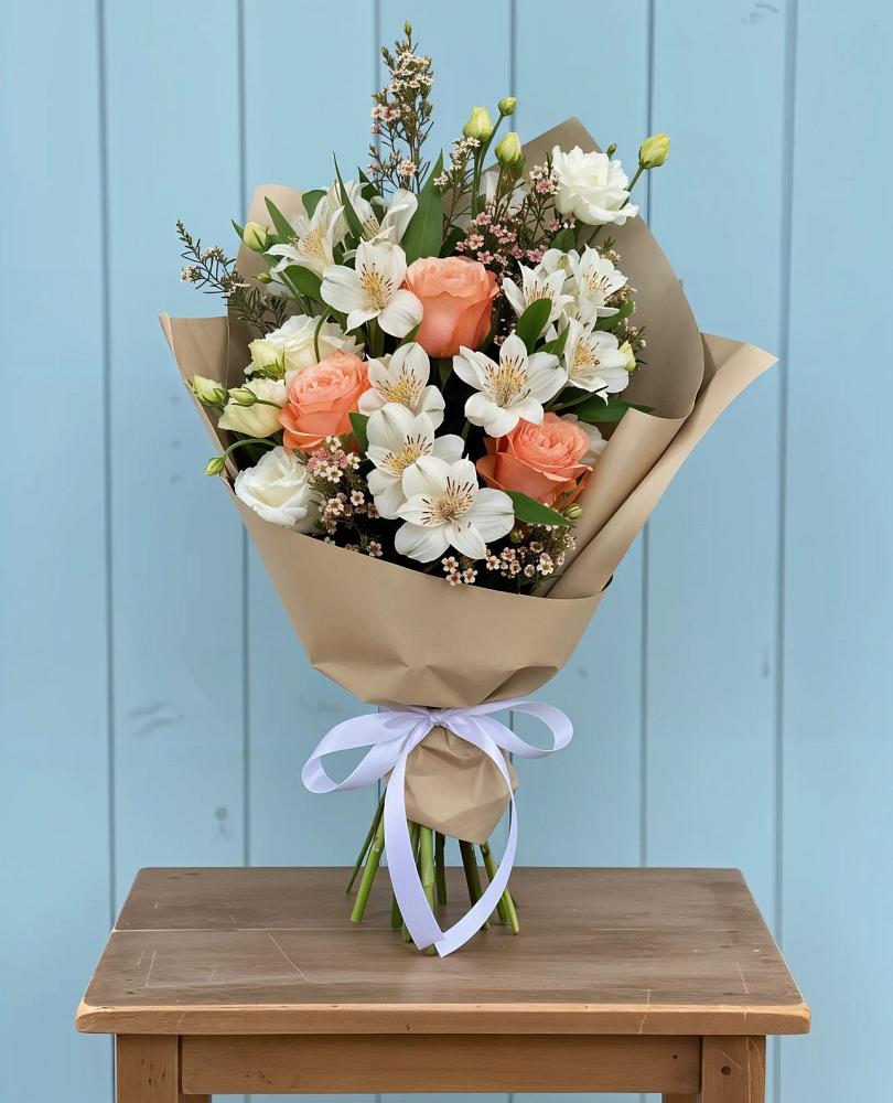 Букет цветов из: Альстромерии, Лизиантусы, Розы и Хризантемы в Юже